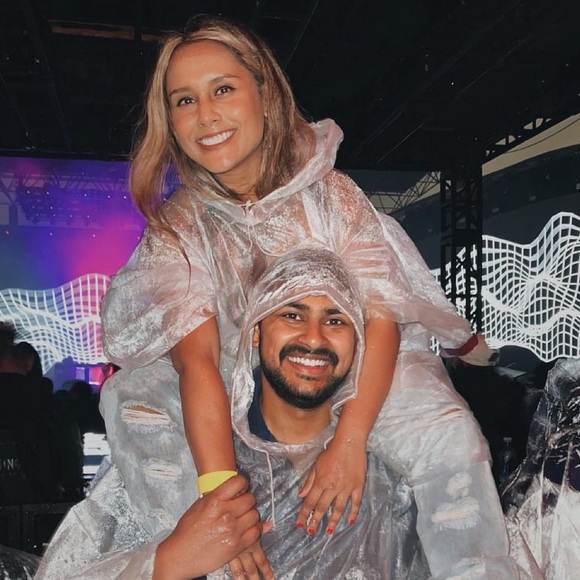 Meet your Posher, Tanisha! - Picture 2 of 3